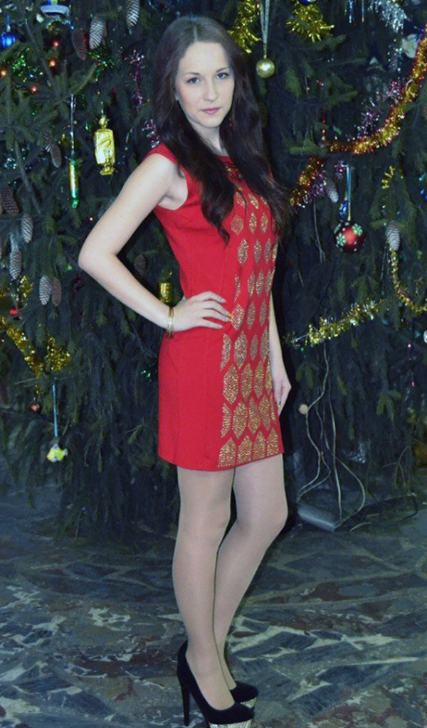 Красный цвет одежды для праздников