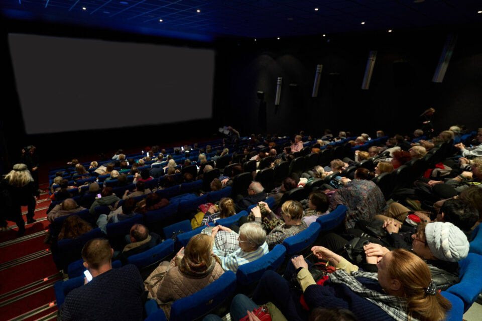 Почему современные ремейки советских фильмов вызывают у некоторых негативные чувства