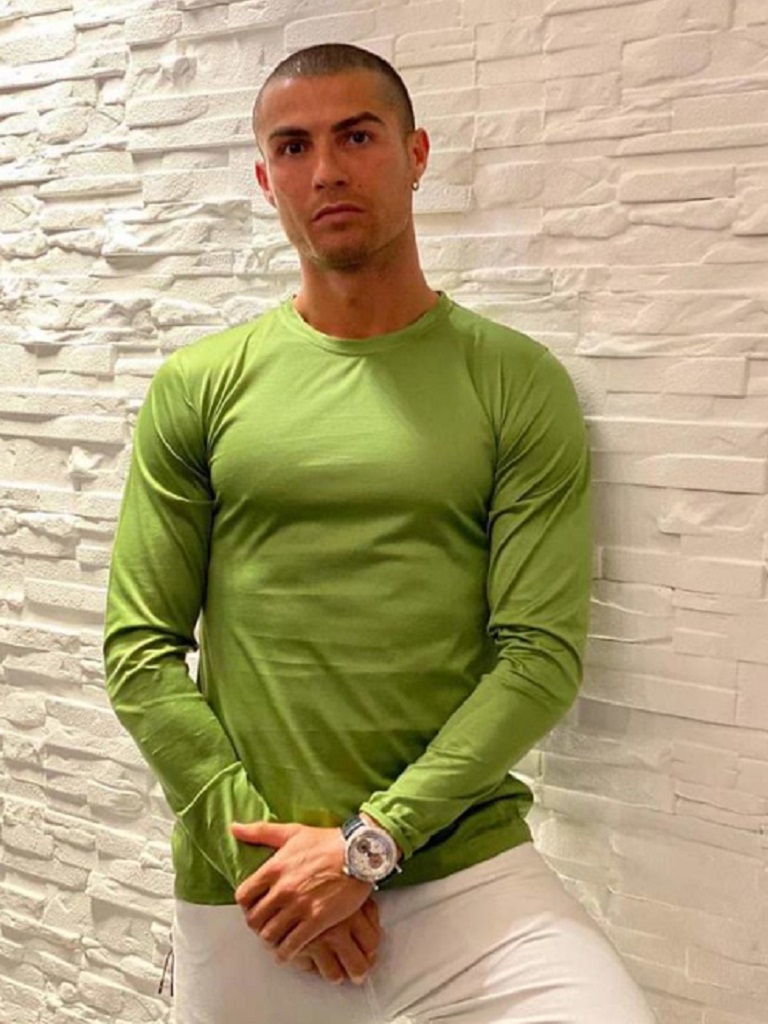 Роналду запустил "UR – Cristiano": Новый рекордсмен YouTube и вдохновитель поколений